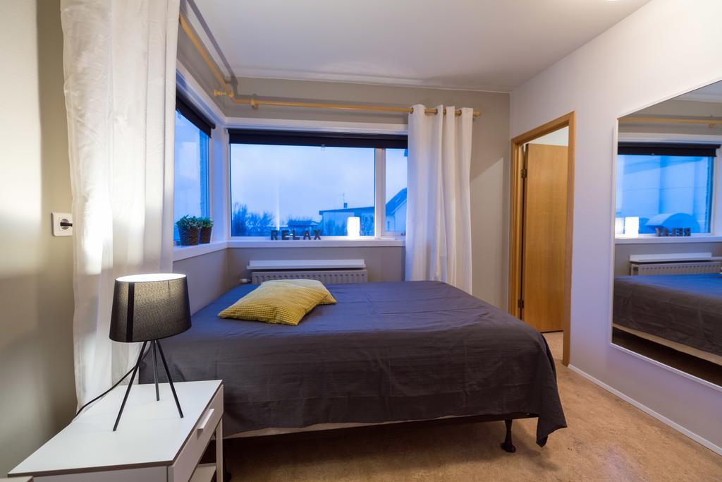 Akranes Hi Hostel - Staywest Bagian luar foto