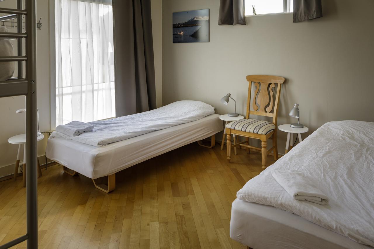 Akranes Hi Hostel - Staywest Bagian luar foto
