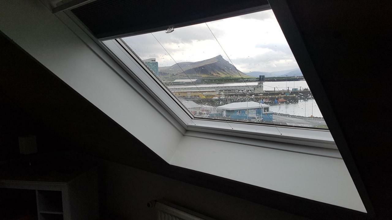 Akranes Hi Hostel - Staywest Bagian luar foto